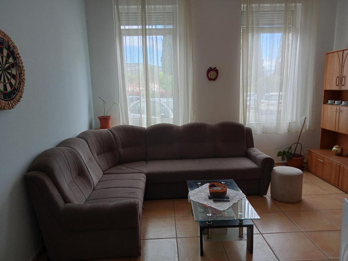 Apartman Mara Ловран Экстерьер фото